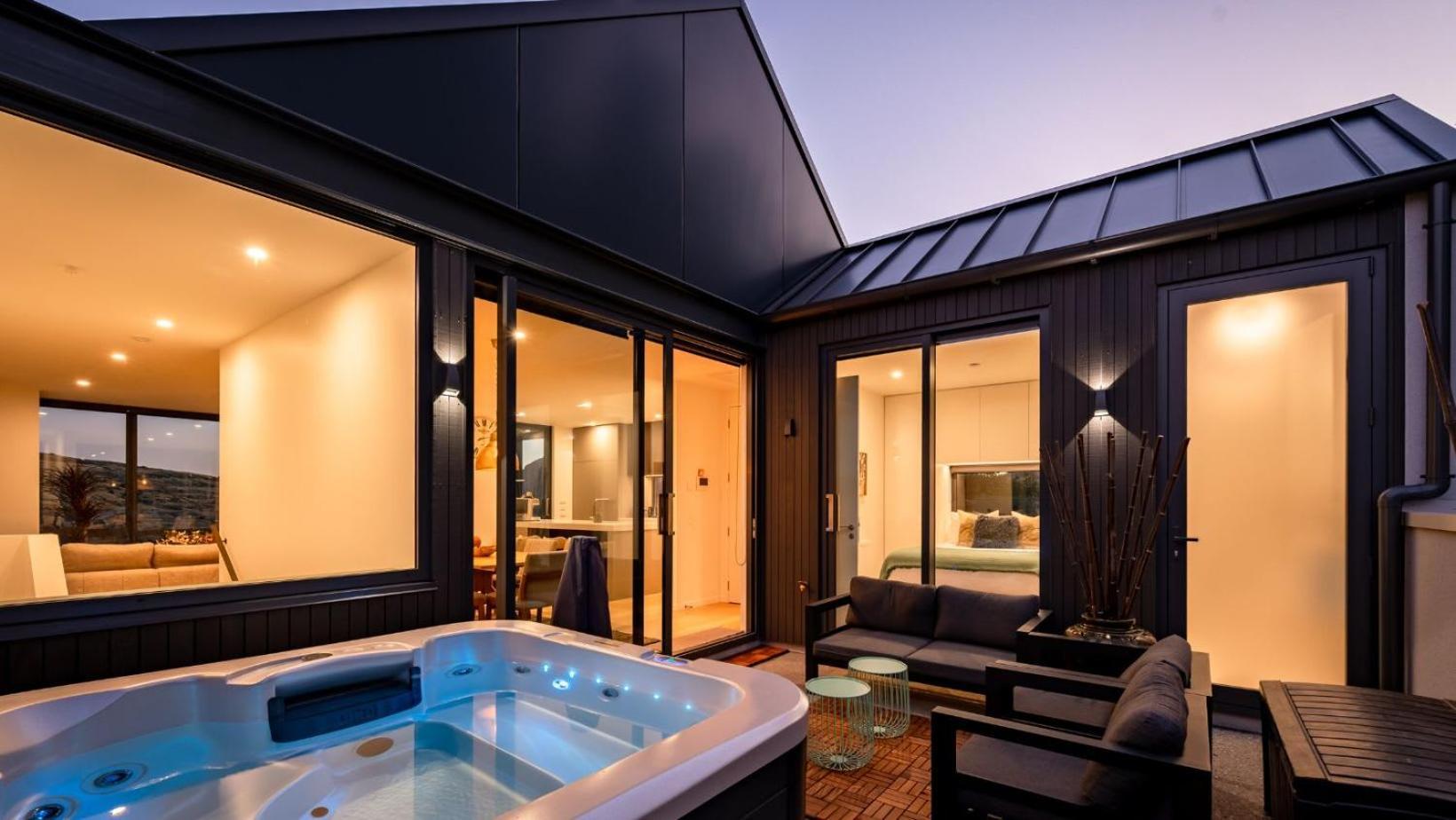 فيلا The Tiers- Hot Tub- Ac- Bbq- Free Parking كوينستاون المظهر الخارجي الصورة